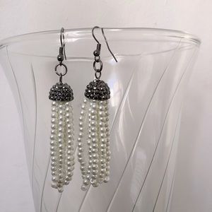 Pearl tassel earring